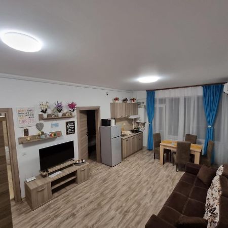 Summerland Apartment M&A Mamaia Εξωτερικό φωτογραφία
